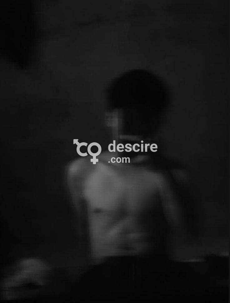 Hombre joven de 21 años, ofrece servicio compañia a damas (solo para damas) - Cobija - Bolivia